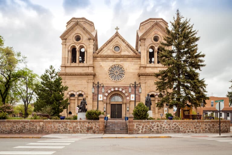 6-of-the-best-churches-in-santa-fe-nm-to-visit-this-winter